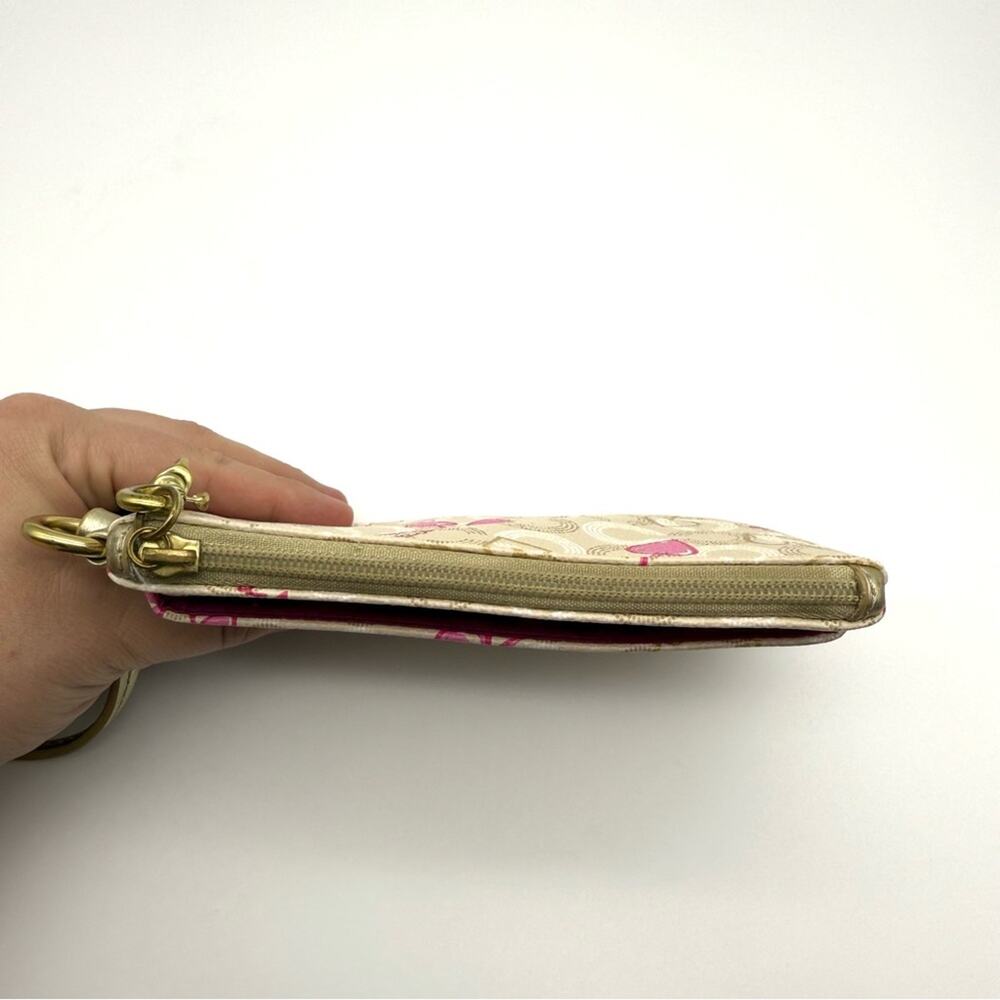 Coach Waverly Cherry Heart Signature Wristlet Khaki Pink 49240 BKHPK - Picture 6 of 15
